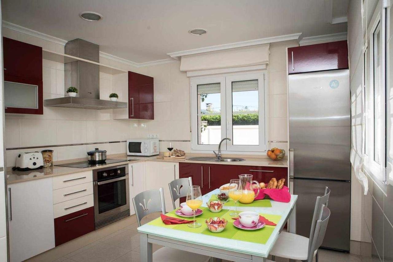 Chalet Pareado Con Jardin En 1ª Linea De Mar Villa Burela Kültér fotó